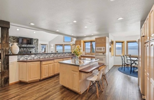 Bigfork House | Fill your soul w/400' of PRIVATE waterfront w/dock, lift, diving board & more!