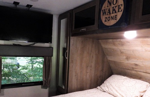 Barstow House | Final-Lee Here RV rental on quiet 26-acre tree farm 40 miles south of DC/Annap.