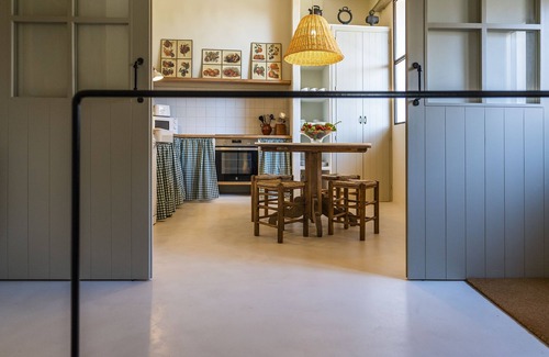 L'Avella Apartment | Finca Can Romeu: Alojamiento Rural Entre Viñedos