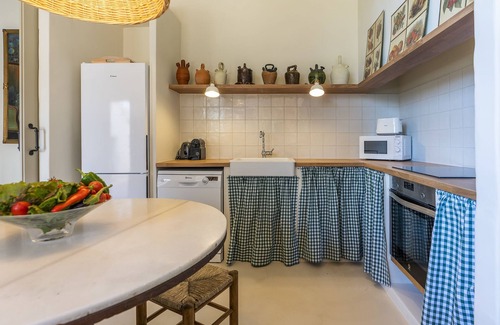 L'Avella Apartment | Finca Can Romeu: Alojamiento Rural Entre Viñedos