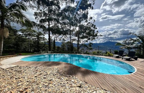 Envigado Villa | Finca La Clase Alta, Descansa En Este Paraíso de Lujo