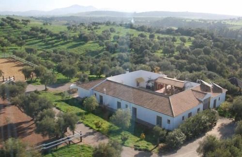 Villamartin Villa | FINCA LAS GATERASn6-BEDROOM VILLA WITH PATIO AND LARGE INFINITY POOL