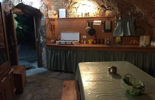 Fasnia Cottage | Finca Las Polinarias Cave House in Fasnia