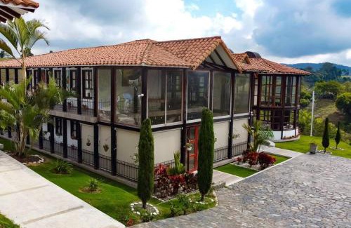 Yotoco Ski Chalet | Finca Rancho Alegre