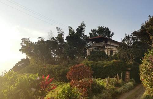 Filandia Cabin | Finca Rustica con Hermosas Vistas a 10 Minutos de Filandia Quindio