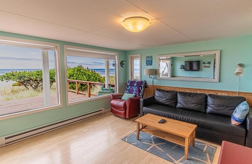 Rockaway Beach House | Finch House