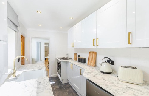 Brighton Apartment | Finch Lodge, a Boutique Private Retreat