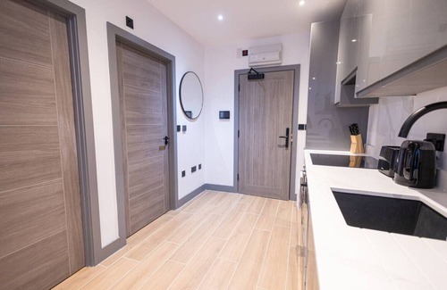 West Finchley Apartment | Finchley 2B/2B Fast Wi-Fi Bus 2min