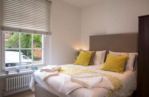 Finchley Church End Apartment | Finchley Central Luxury 3 bed triplex loft style apartment