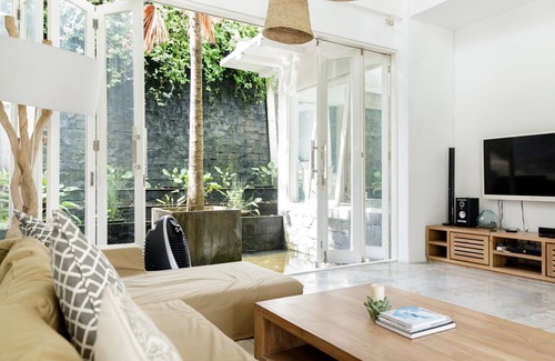 Lodtunduh Villa | Find Solace at Villa Santai -- a Serene Riverside Retreat
