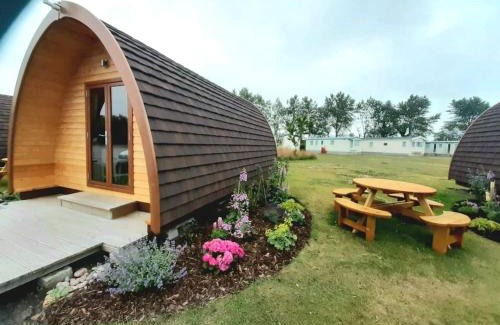 Forres Ski Chalet | Findhorn Ecovillage Escape Eco Pod Pet free