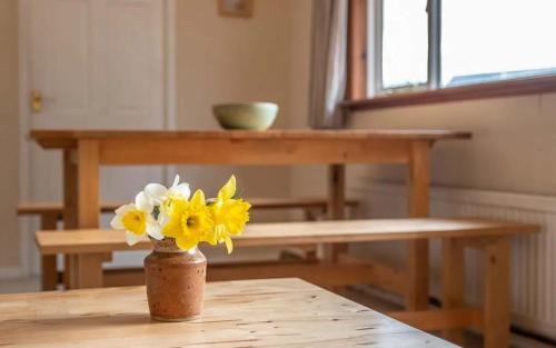 Forres House | Findhorn Ecovillage Escape - Dianne's