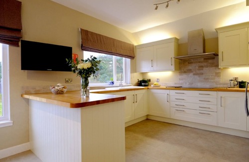 Findhorn House | Findhorn Holiday House is a spacious modern bungalow, large garden. New listing.