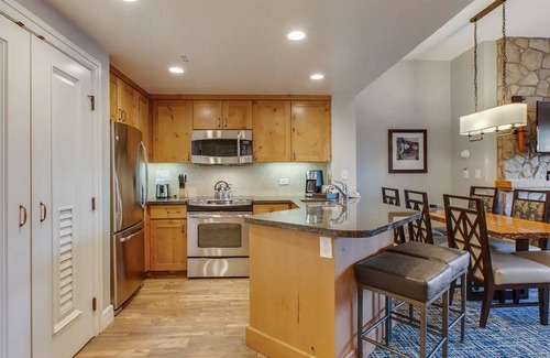 Lakeside Park Resort | 𝐅𝐢𝐧𝐝𝐢𝐧𝐠 𝐌𝐞𝐢𝐥𝐢 Ski-In/Out Wonderland TimberLodge Resort+Amenities.2BR