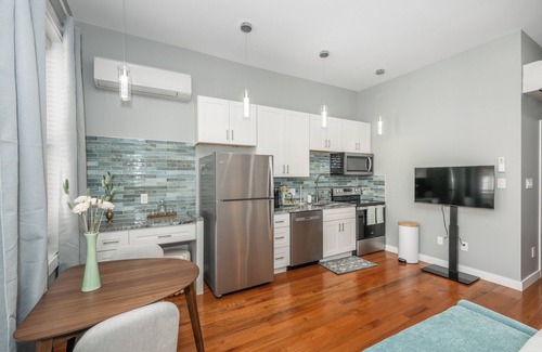 Over-the-Rhine Apartment | Findlay Market Suites – 6 Stylish Units in 1 Rental! Perfect for Groups