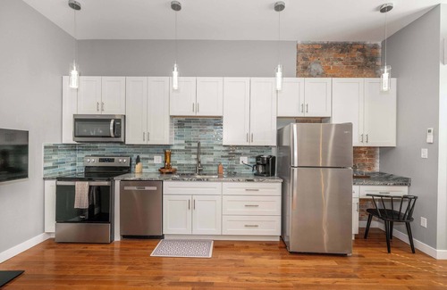 Over-the-Rhine Apartment | Findlay Market Suite 3 – For 2!
