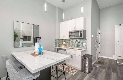 Over-the-Rhine Apartment | Findlay Market Suites – 4 in 1!