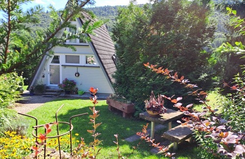 Leinsweiler House | Findling House - Holiday home, shower, WC, 2 bedrooms