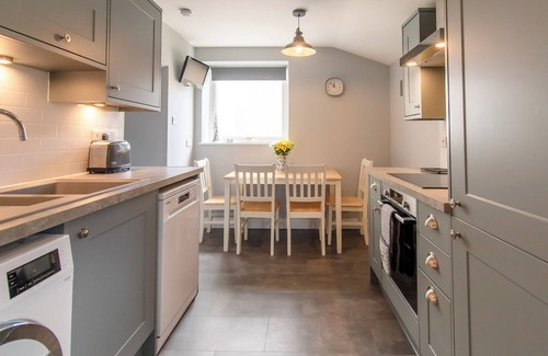 Buckie Cottage | Findochty Holiday Cottage - Cosy cottage with Private Garden and Sea View