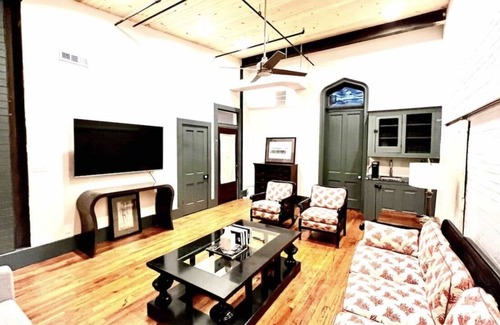 Ferdinand Apartment | Fine Furniture Factory Luxury 2 Bedroom Apartment - 15 minutes to Holiday World!
