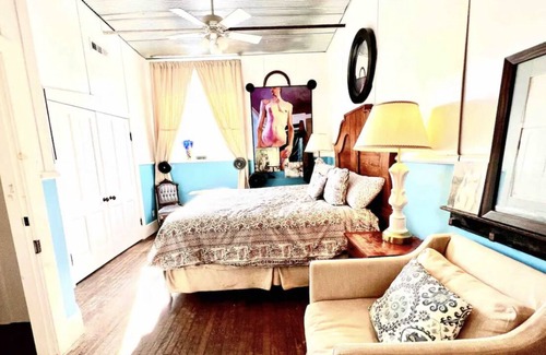 Ferdinand Apartment | Fine Furniture Factory Luxury 2 Bedroom Apartment