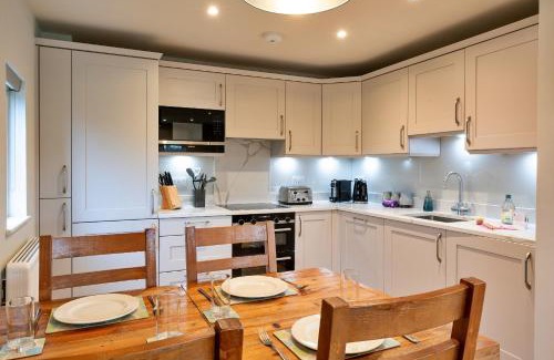 Dorsington House | Finest Retreats - Acorn Cottage