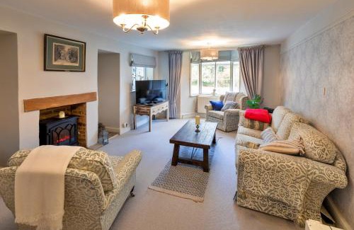 Thrapston House | Finest Retreats - Islip Mill House - Beautiful Riverside Home