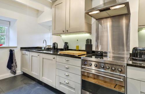 Blackburn House | Finest Retreats - Middle Warble Stables