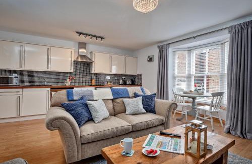 West Cliff Apartment | Finest Retreats - Oystercatcher