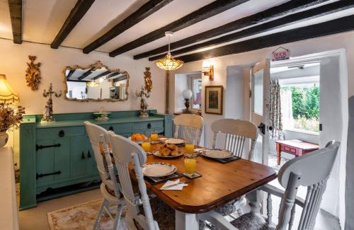 Dolton House | Finest Retreats - Wisteria Way