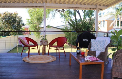 Fingal Bay House | Fingal Beach Shack – walk to beach