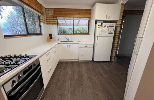 Jindabyne House | Fingal Snow:Internet,Jindabyne,Snowy mtns,ski,pets