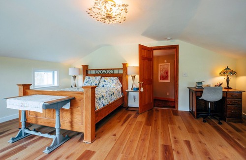 Interlaken Other | Fingerlakes Farmhouse on Seneca Lake and Cayuga Lake Wine Trails Sleeps 4
