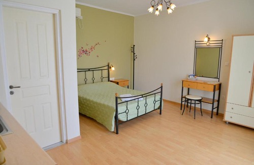 Adamas Apartment | Finikas Studios