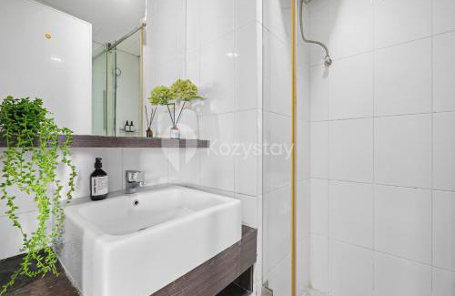 Jakarta Apartment | Finis by Kozystay - Grogol