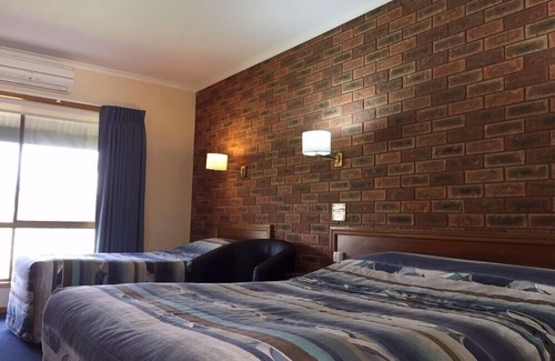 Finley Hotel | Finley Palm Motor Inn