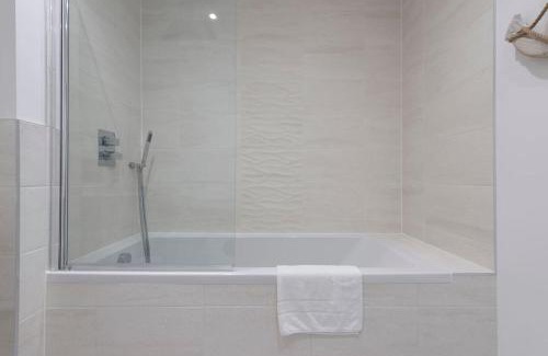 Brownswood Apartment | Finsbury Park Penthouse: Luxe City Living