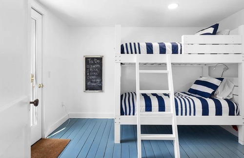 Bass Harbor Cottage | Fiona's Quiet Side Cottage—2 min to ocean, 1m to Bass Harbor Light
