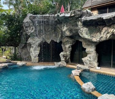 Si Racha Resort | Fire Fly Chalet