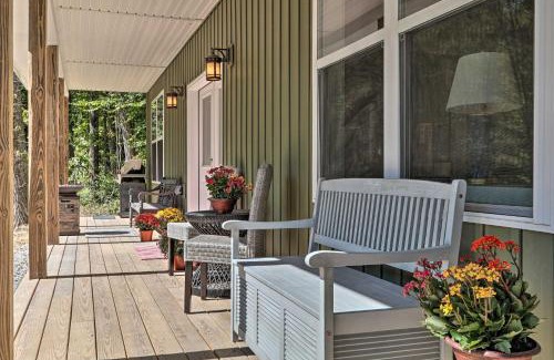 Brodheadsville House | Fire Pit and Creek Access Poconos Cottage