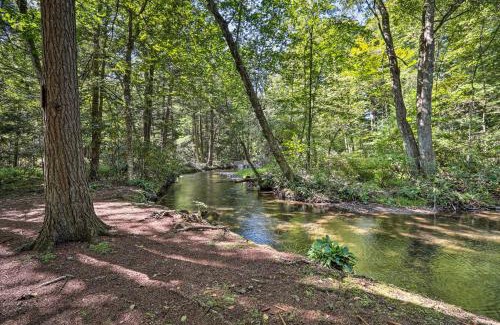 Brodheadsville House | Fire Pit and Creek Access Poconos Cottage