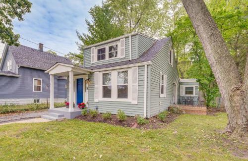 St. Charles House | Fire Pit and Grill Family Home on Fox River Trail!