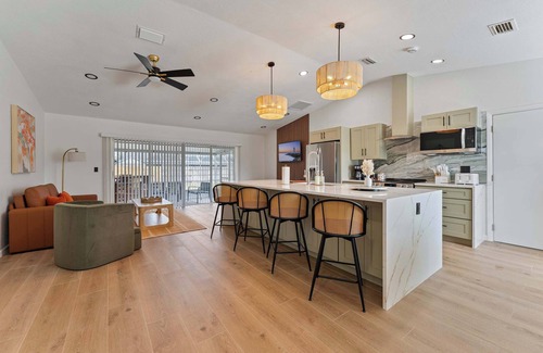 Bradenton House | Fire pit - Arcade Games - Pets Allowed