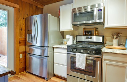 Twain Harte Cabin | Fire Pit, Deck & Grill: Cozy Twain Harte Cabin!