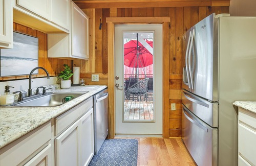 Twain Harte Cabin | Fire Pit, Deck & Grill: Cozy Twain Harte Cabin!