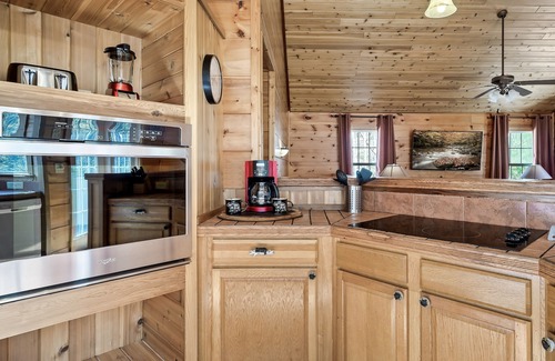 Gatlinburg Ski Chalet | Fireflies and Moonshine