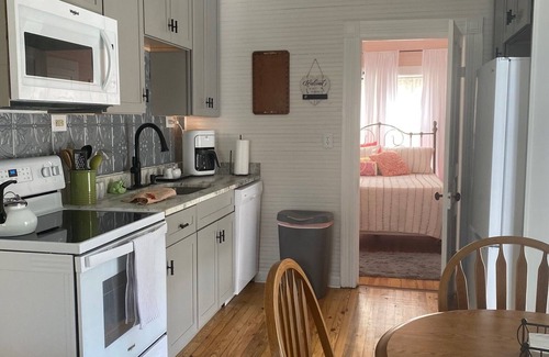 Sylva Cottage | Firefly Cottage a historic getaway in Balsam, NC