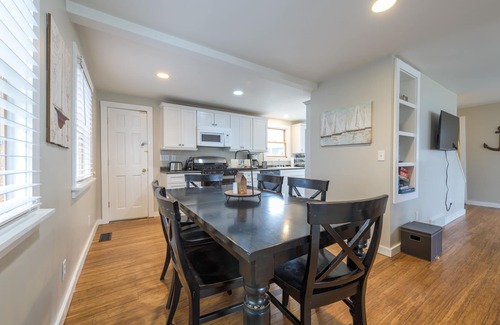 South Haven House | Firefly Cottage - close to beach & town!
