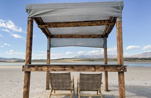 Levan House | Firepit-Shade-Chairs-Dark Skies