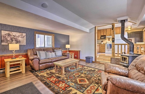 Grand Lake Cabin | Fireplace, Deck & Mtn Views: Grand Lake Home!